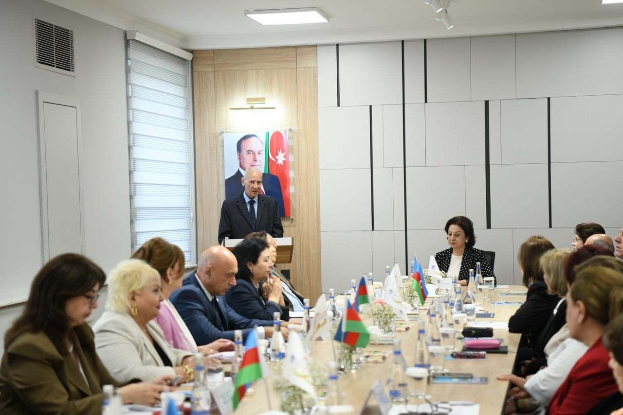AzMİU-da dil və tarixi şüura həsr olunmuş elmi seminar keçirilib - FOTOLAR